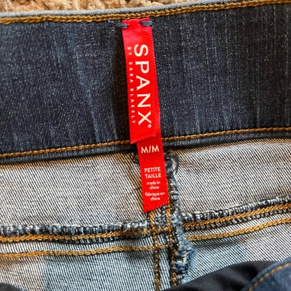 Spanx Jeans Petite - Picture 2 of 4